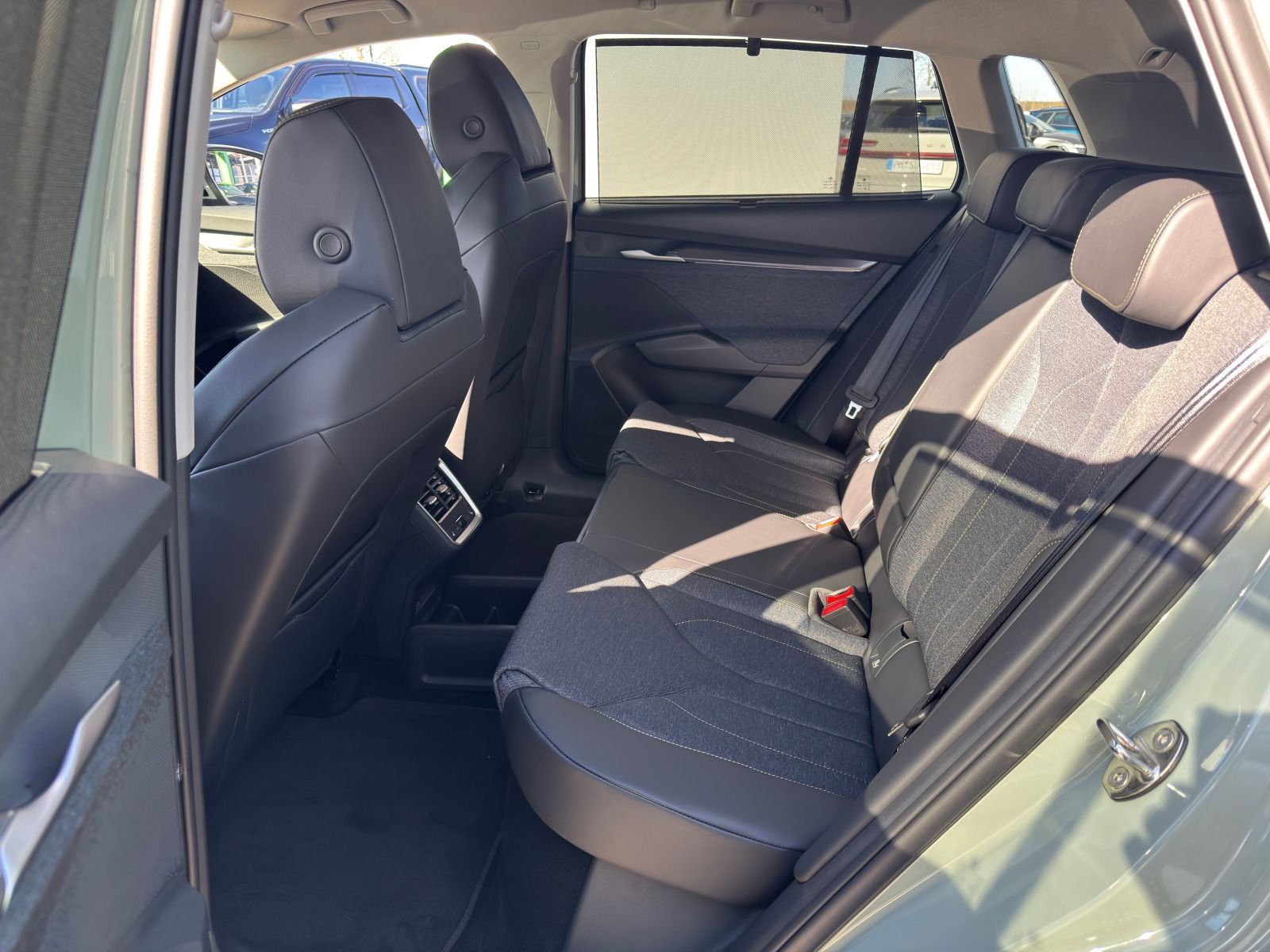 Fahrzeugabbildung SKODA Elroq 85 MAXX*AHK*Wärmepumpe*360°Cam*Canton