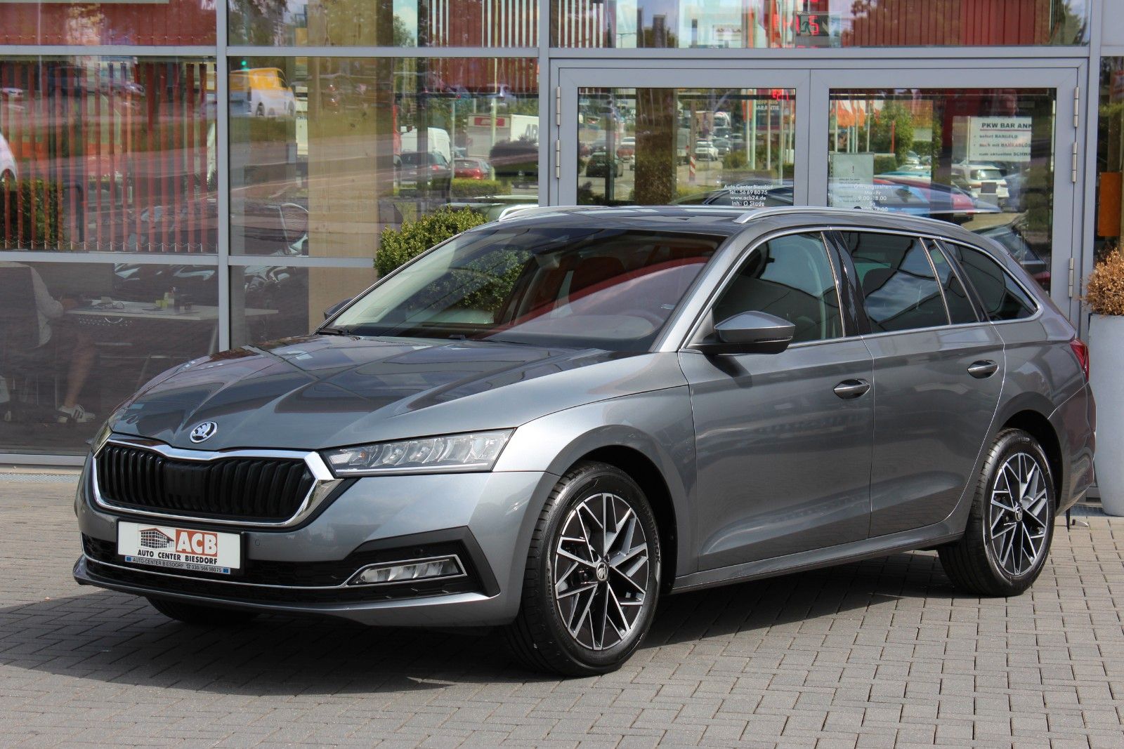 Skoda Octavia Combi 2.0 TDI DSG Style Columbus LED AHK imagem 2