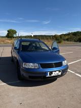 Volkswagen Passat 1.8 Variant - Volkswagen Passat mit Benzin-Antrieb: Kombi, 1.8