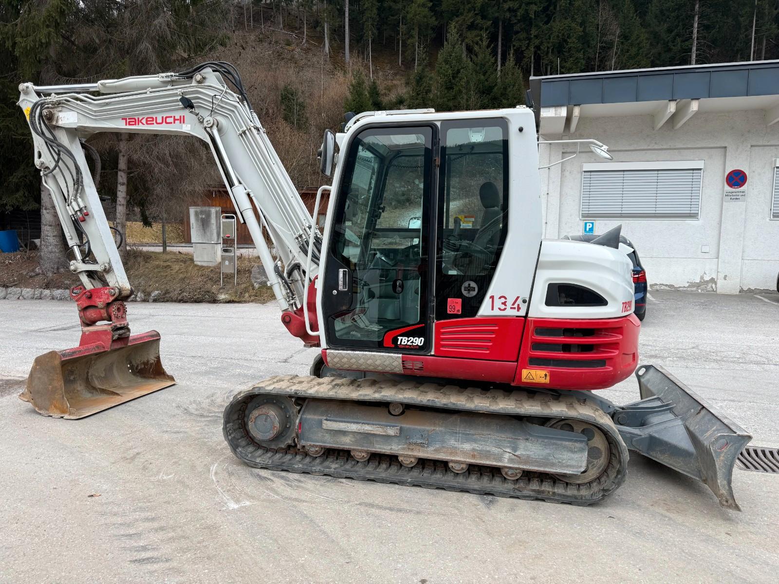 Takeuchi TB290 Powertilt