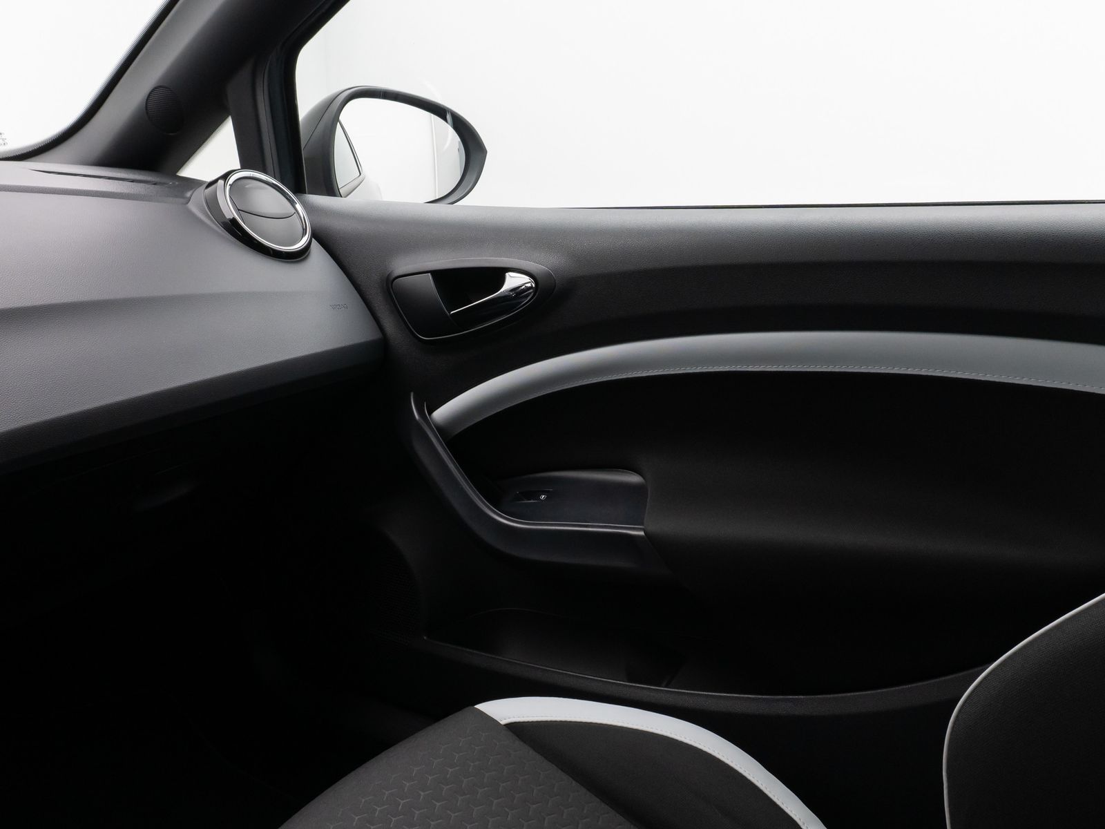 Fahrzeugabbildung SEAT Ibiza SC Cupra Bi-Xenon PDC 8Fach Tempomat Sport