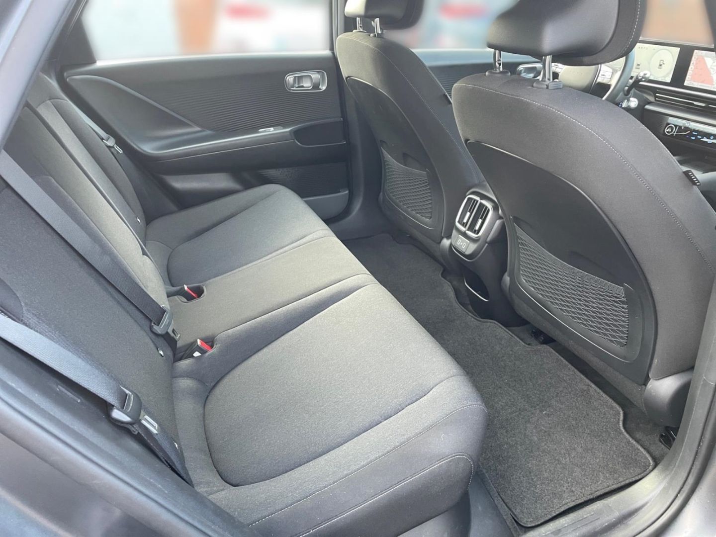 Fahrzeugabbildung Hyundai IONIQ 6 DYNAMIQ 77,4kWh LED+NAVI+SHZ+TEMPOMAT