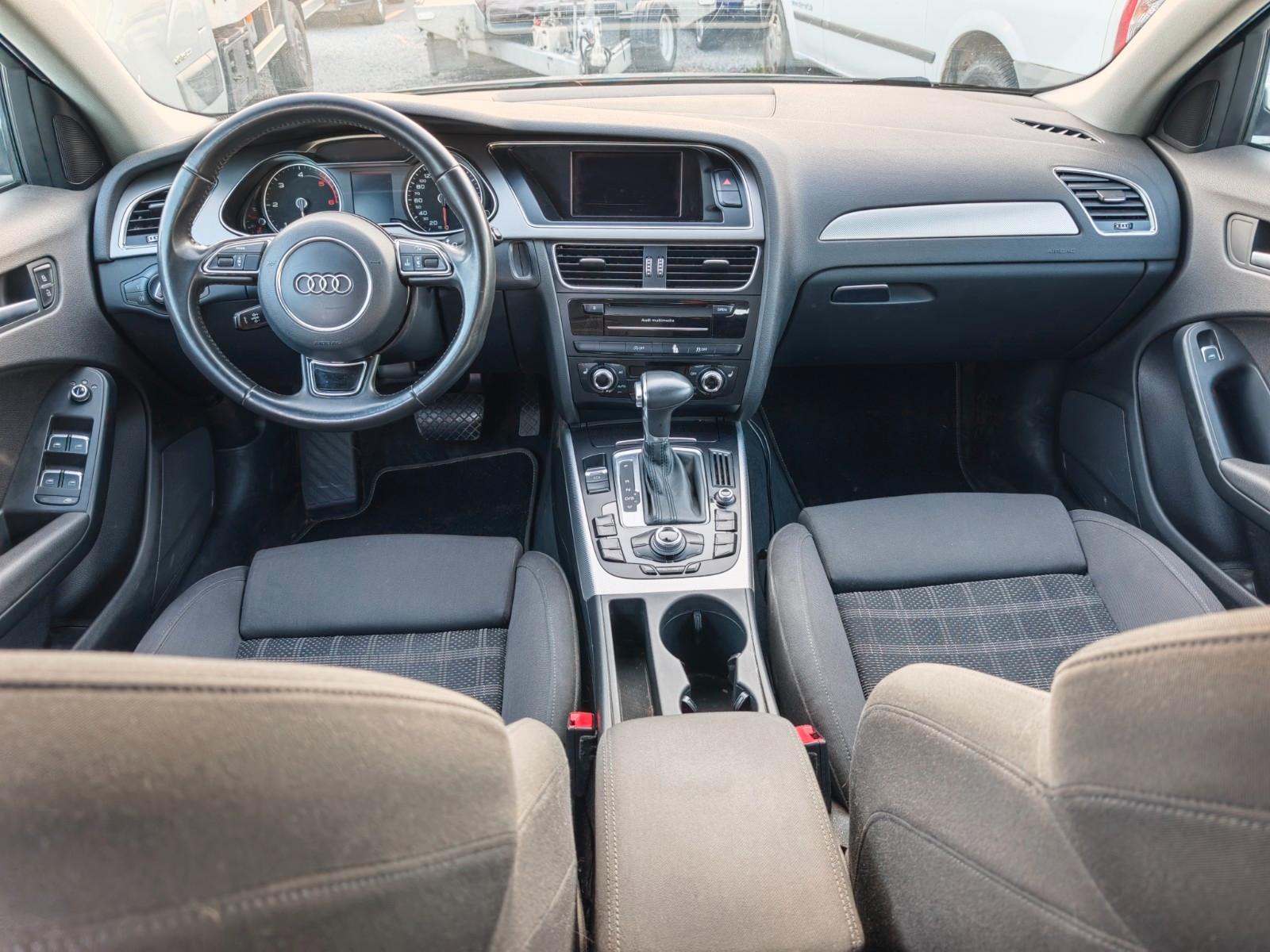 Audi A4 2012 — photo 17
