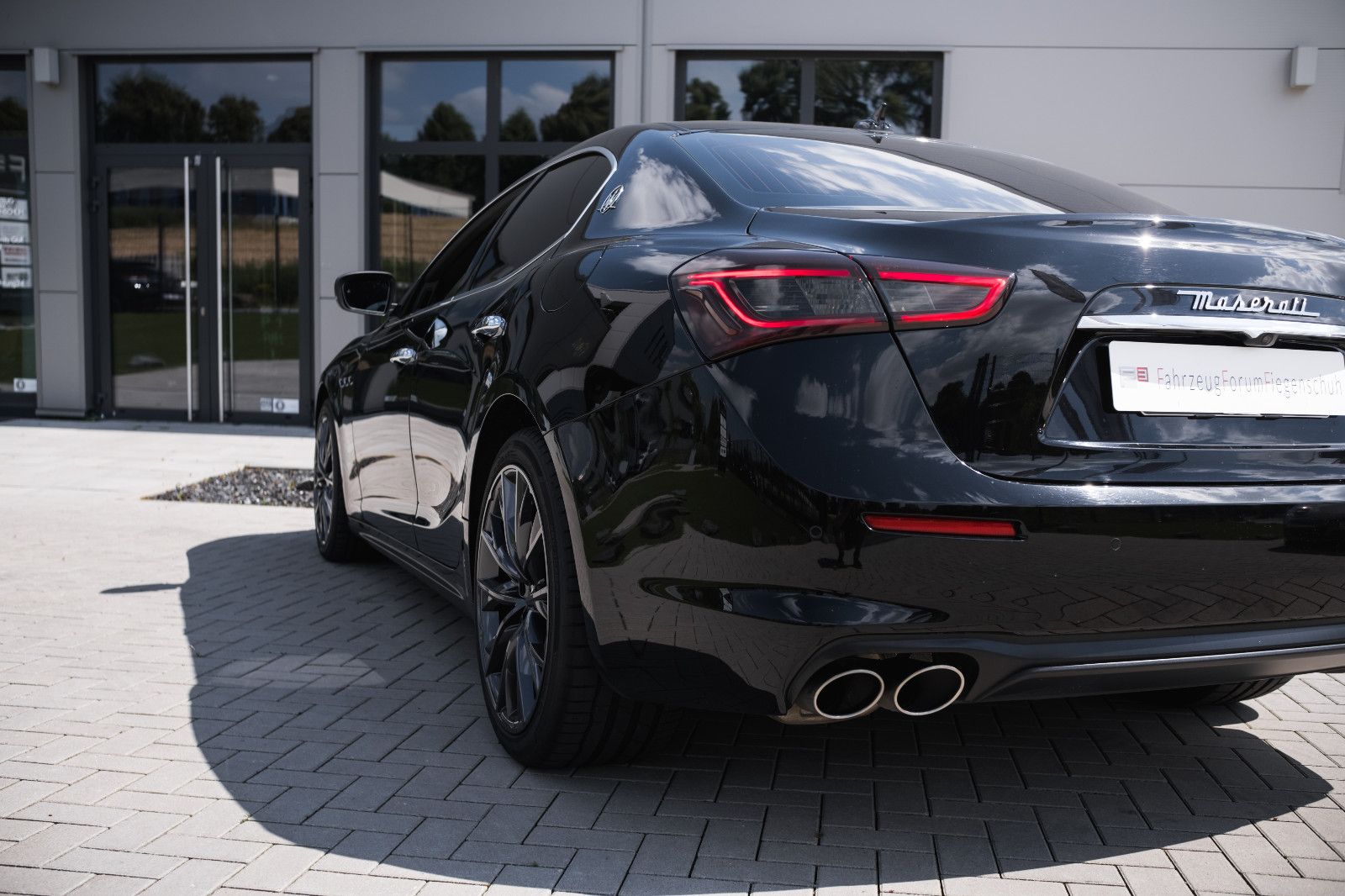 Fahrzeugabbildung Maserati Ghibli-Fahrassistenz Paket-Buisness-Paket -SD