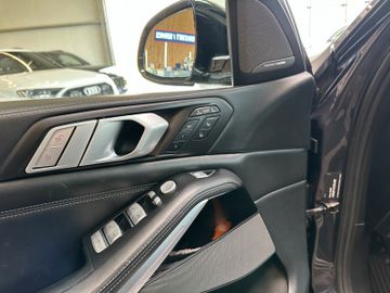 MYAUTOCENTER – Gebraucht- und Jahreswagen mit Werkstattservice in Pfaffenhofen BMW X7 *PANO(SKYLOUNGE)*HEADUP*6SITZER*5-ZONEN*VOLL*