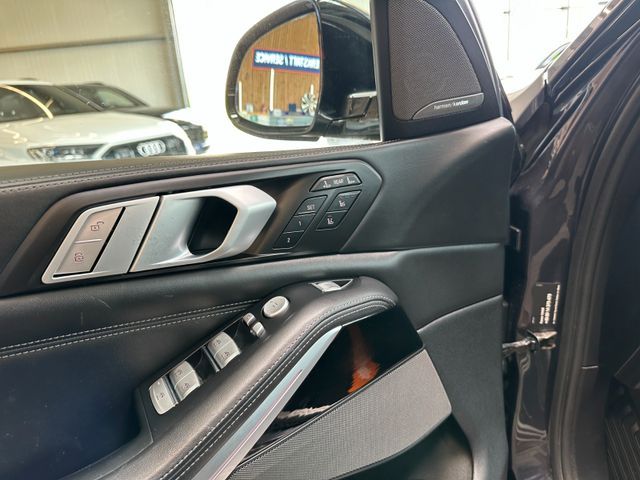 MYAUTOCENTER – Gebraucht- und Jahreswagen mit Werkstattservice in Pfaffenhofen BMW X7 *PANO(SKYLOUNGE)*HEADUP*6SITZER*5-ZONEN*VOLL*