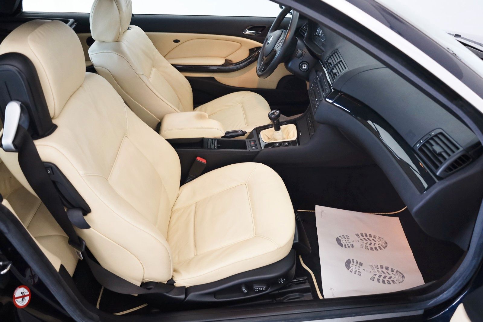Fahrzeugabbildung BMW Cabrio 318 Ci Edition Exclusive Leder,Xenon,SH