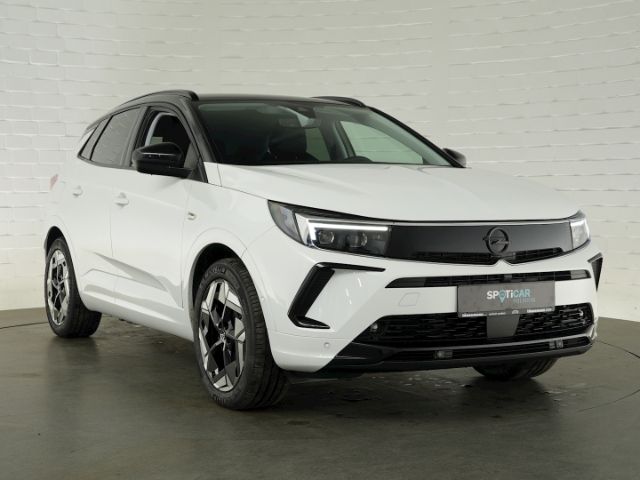 Grandland GSe PHEV 4X4 AT+AHK+NAVI+RÜCKFAHRKAMER