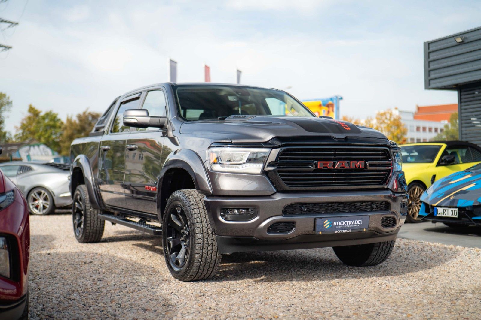 Fahrzeugabbildung Dodge RAM 5.7 V8 HEMI 4x4 OFFROAD NightPaket AXLE LOCK
