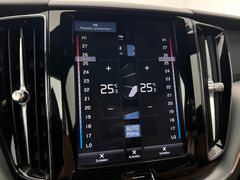 VOLVO XC60 Momentum / NUR 61.tKM / 1.HD / GARANTIE / VOLVO XC60 Momentum / NUR 61.tKM / 1.HD / GARANTIE /
