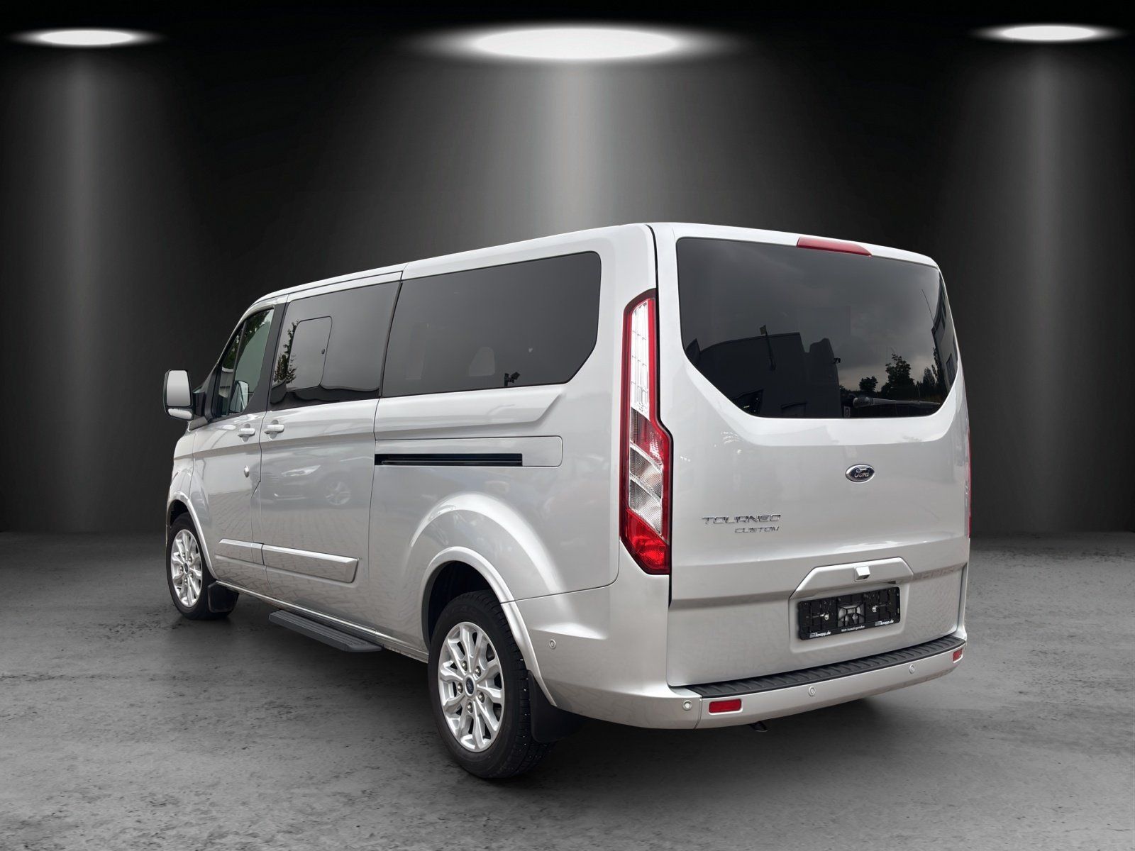 Fahrzeugabbildung Ford Tourneo Custom 2.0 TDCi 320 L2 Trend (EURO 6d)