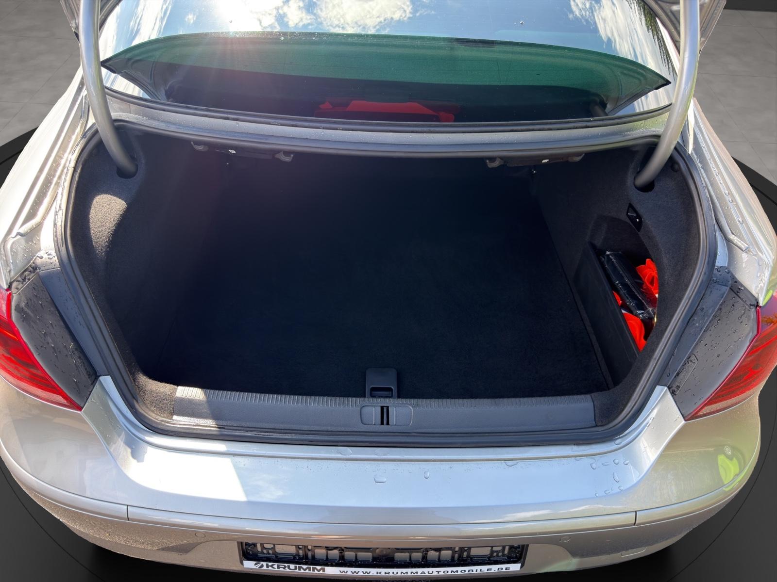 Volkswagen Passat CC R Line AHK Leder Navi PDC Bi Xenon DSG