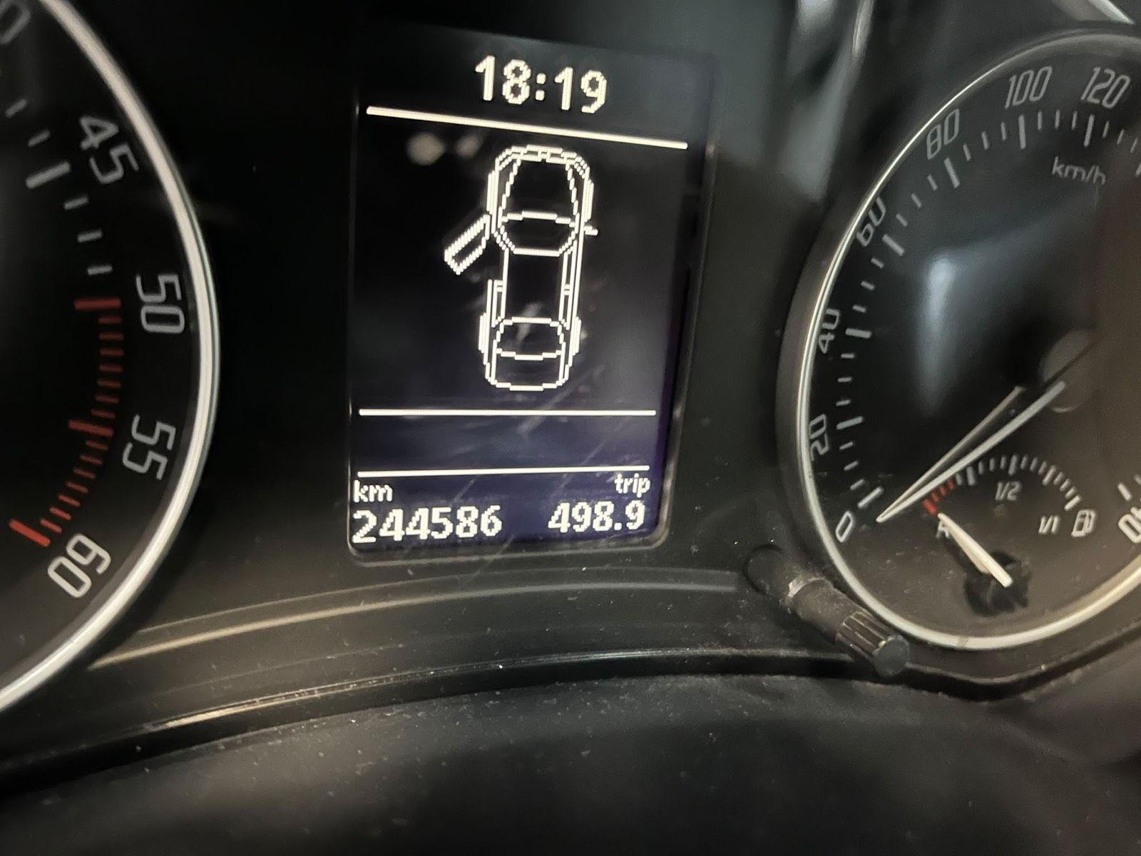 Skoda Octavia 2011 — photo 7