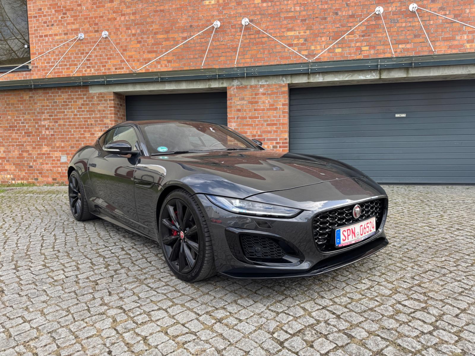 Jaguar F-TYPE Coupe R AWD P575