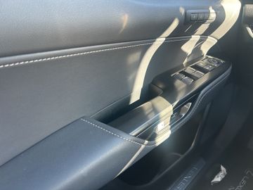 Lexus NX 450h - 12