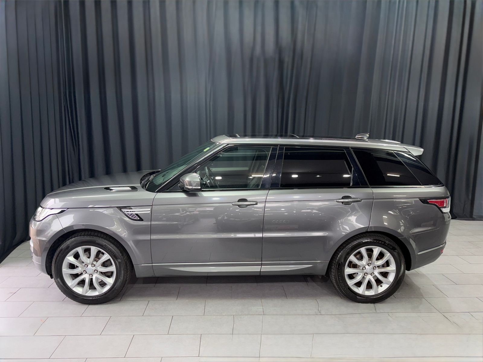 Fahrzeugabbildung Land Rover Range Rover Sport HSE|MERIDIAN|PANO|AHK|LUFT