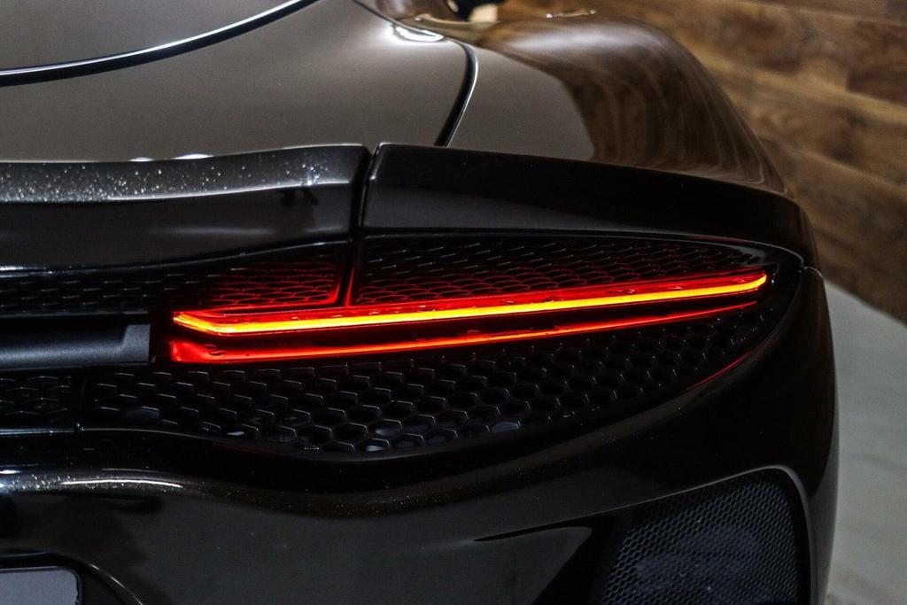 McLaren GT