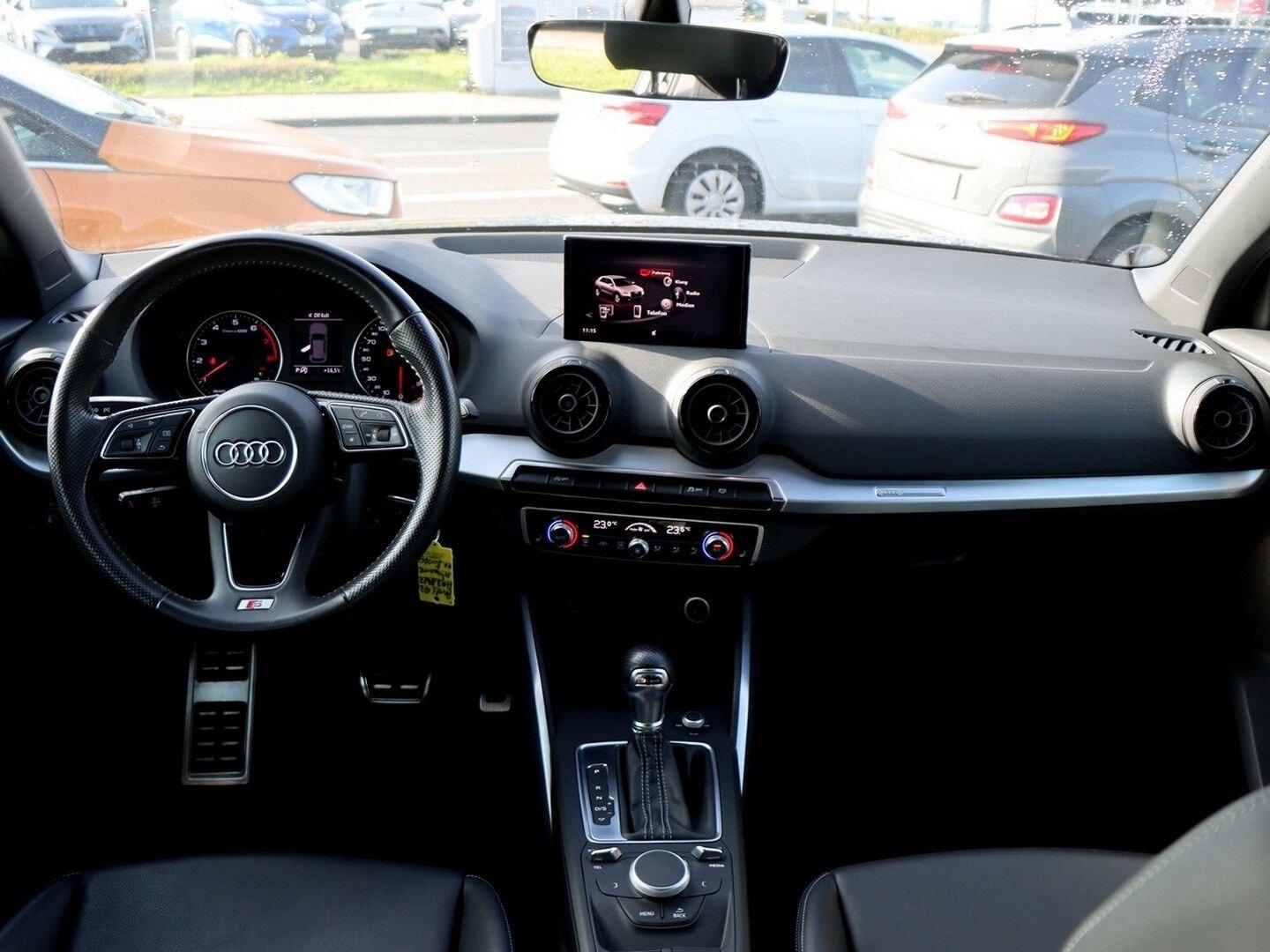 Audi Q2 S-Line, PDC, SHZ