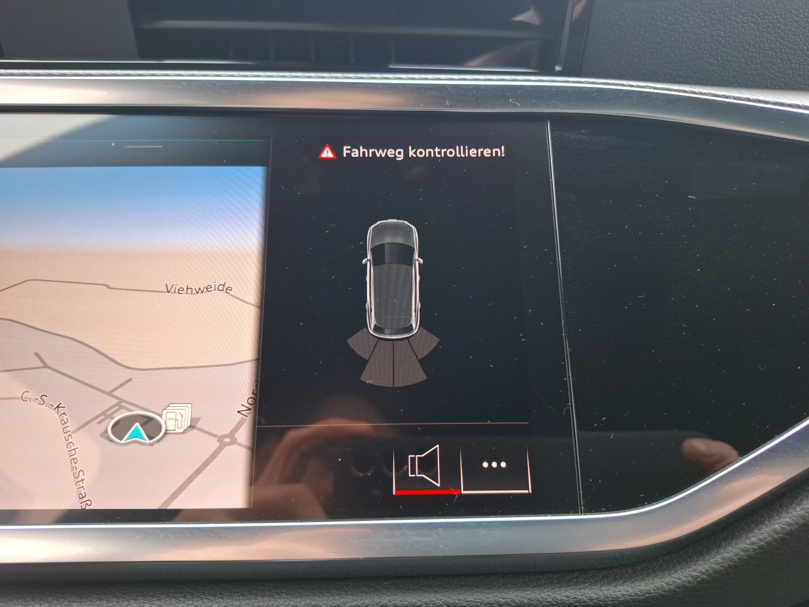 Fahrzeugabbildung Audi Q3 40 TFSI S-line quattro S-tronic LED AHK Navi