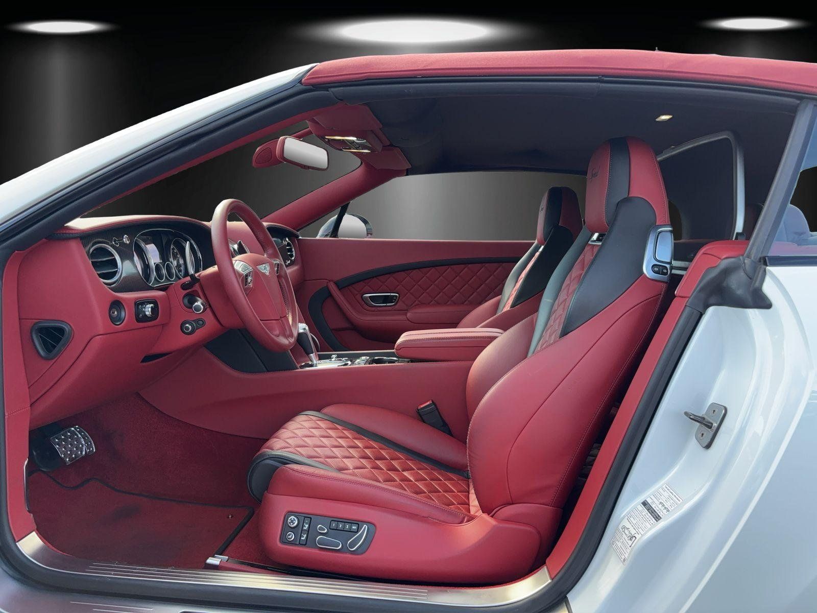 Fahrzeugabbildung Bentley GT Speed Black Edition Naim Carbon 21"