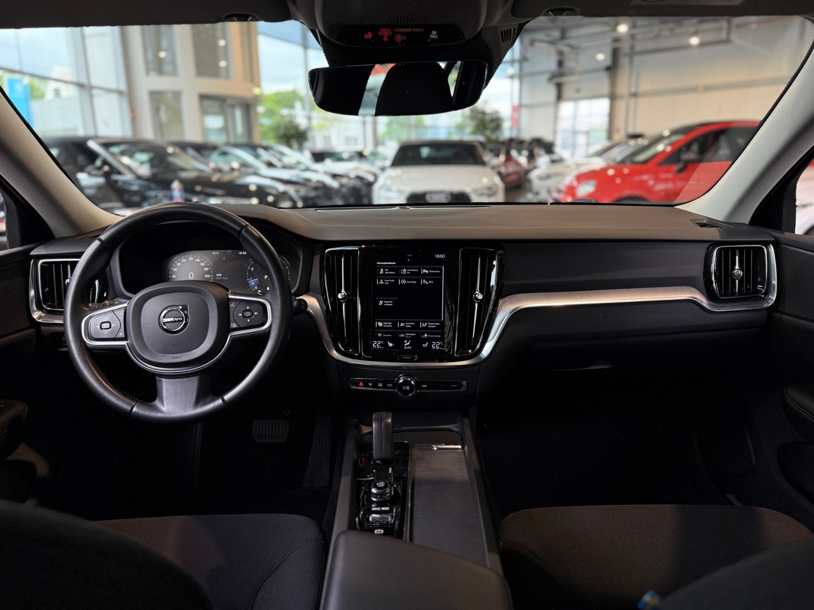 Fahrzeugabbildung Volvo V60 Kombi Momentum Pro ACC BLIS LED