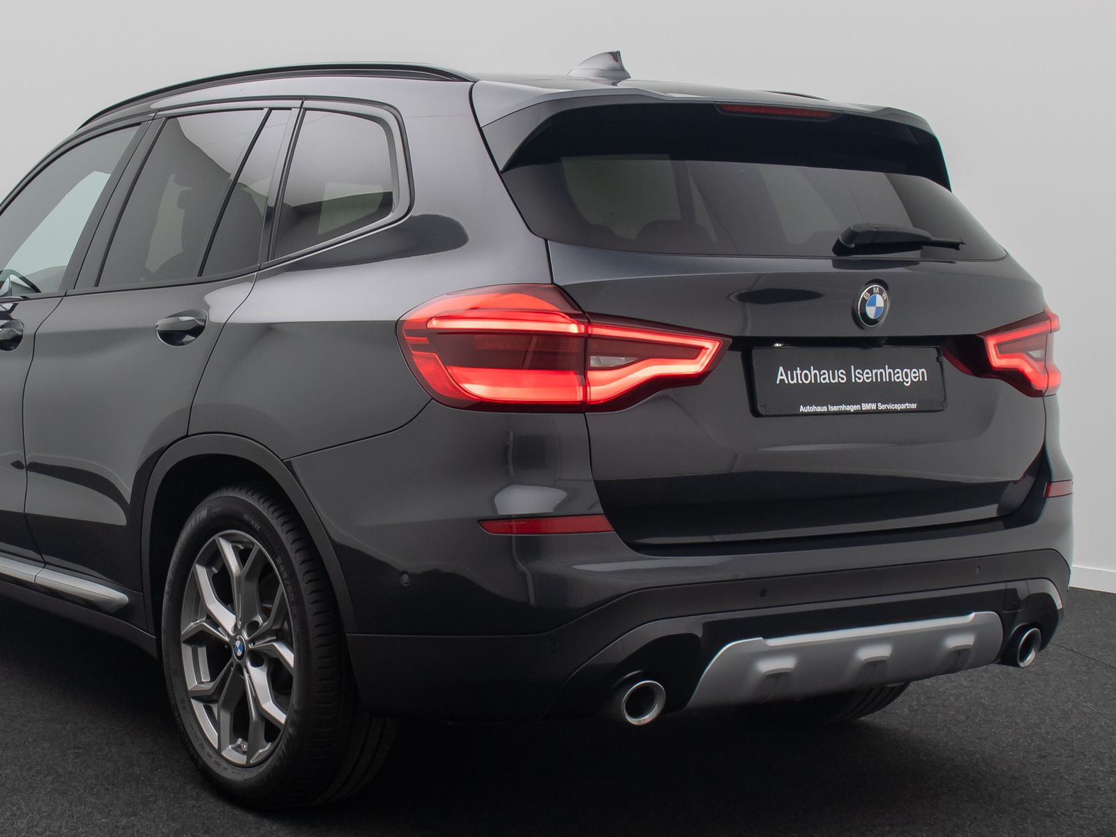 Fahrzeugabbildung BMW X3 xD20d xLine ACC AHK Kamera DisplKey HUD Leder