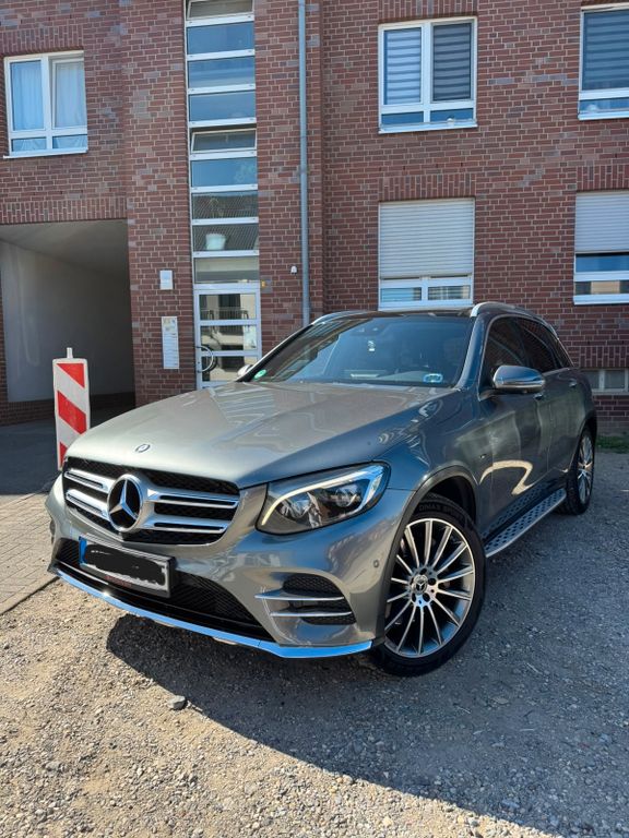 Image of Mercedes-Benz GLC 250