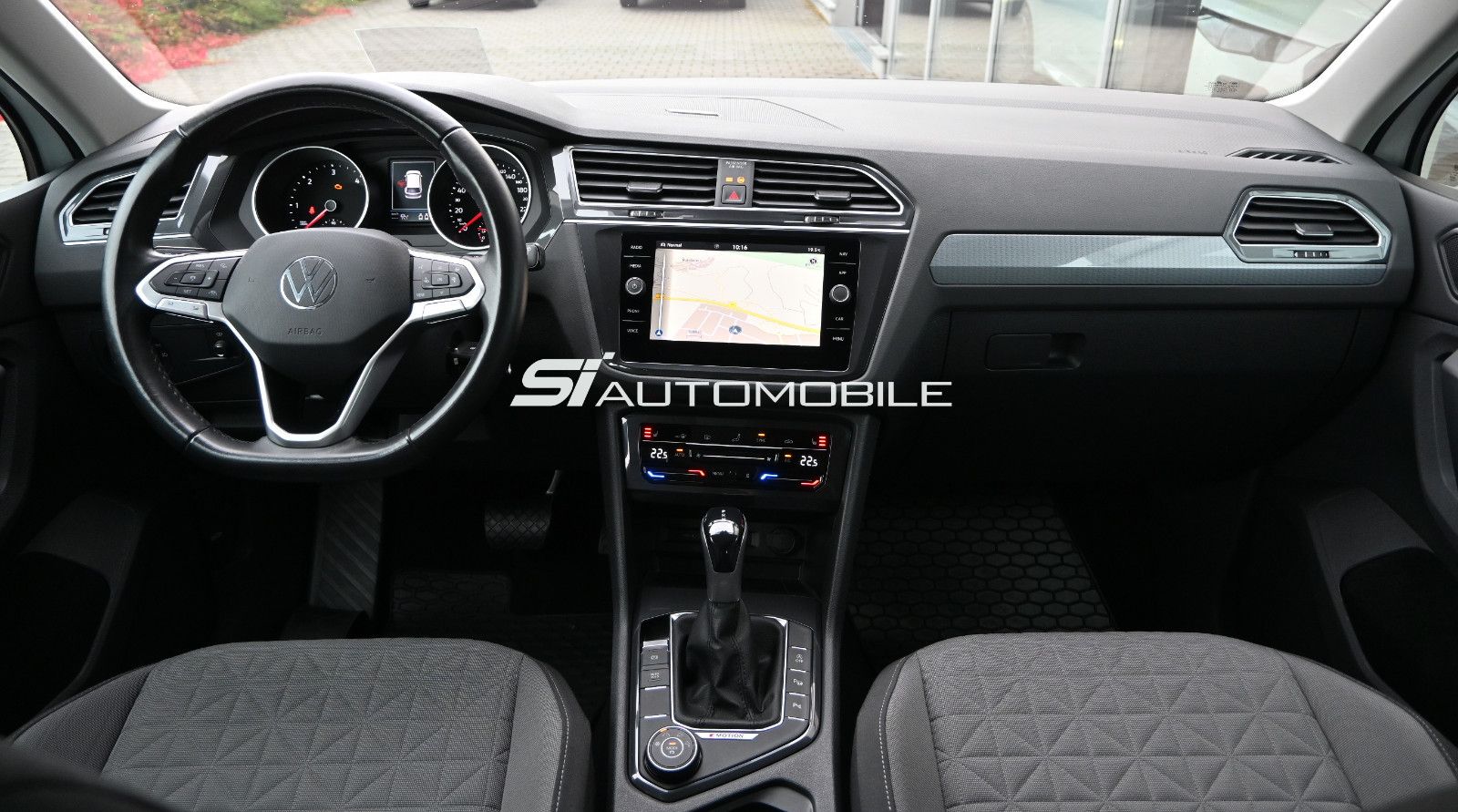 Fahrzeugabbildung Volkswagen Tiguan 2.0 TDI DSG 4MOT Life °ACC°AHK°HUD°STHZ°