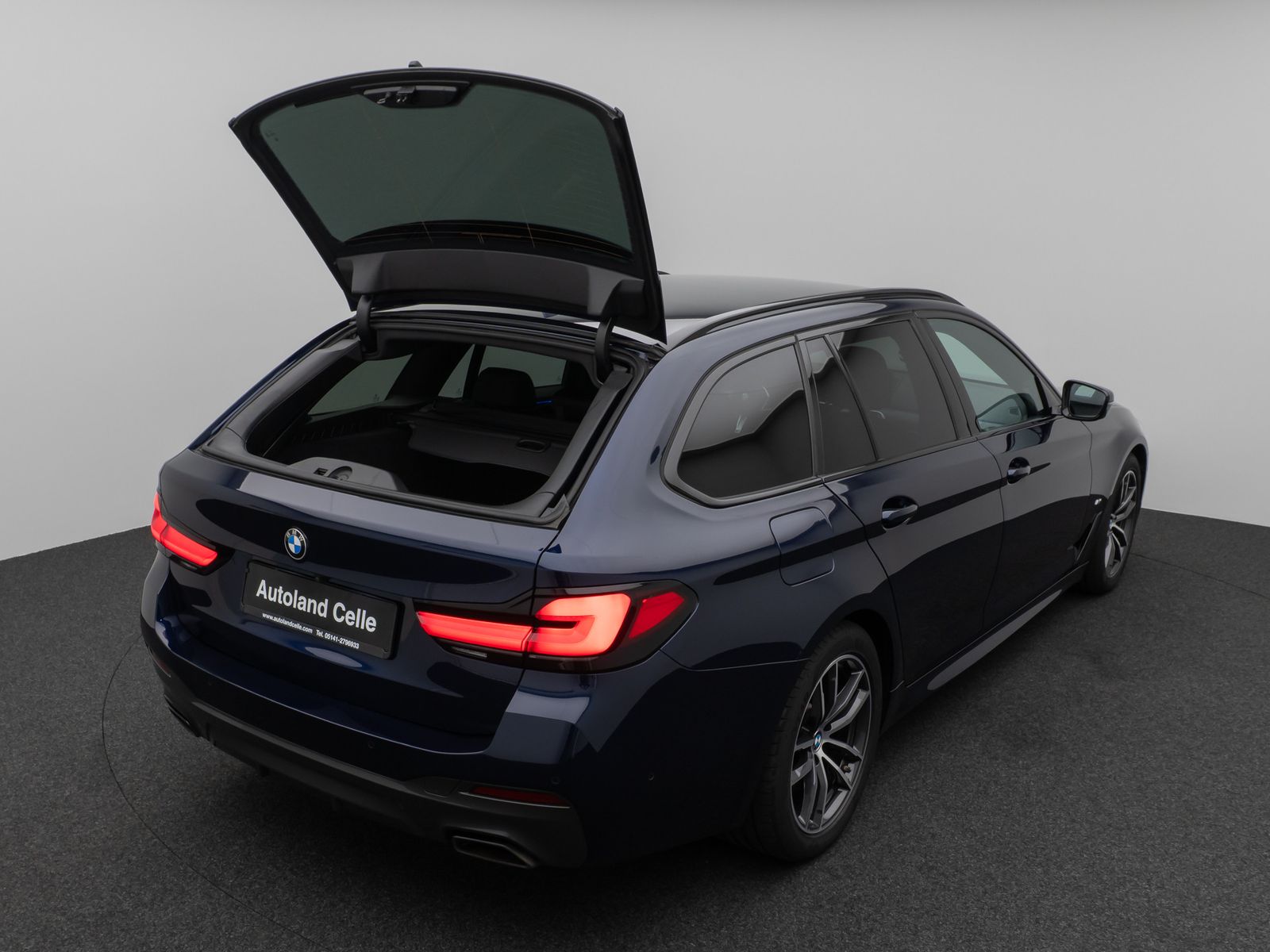 Fahrzeugabbildung BMW 530d xD M Sport Laser HUD DAB H/K ACC AHK Komfor