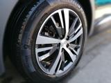 Peugeot 3008 1.2 PureTech 130 Allure Pack Navi PDC LED - Peugeot 3008: Schwarz