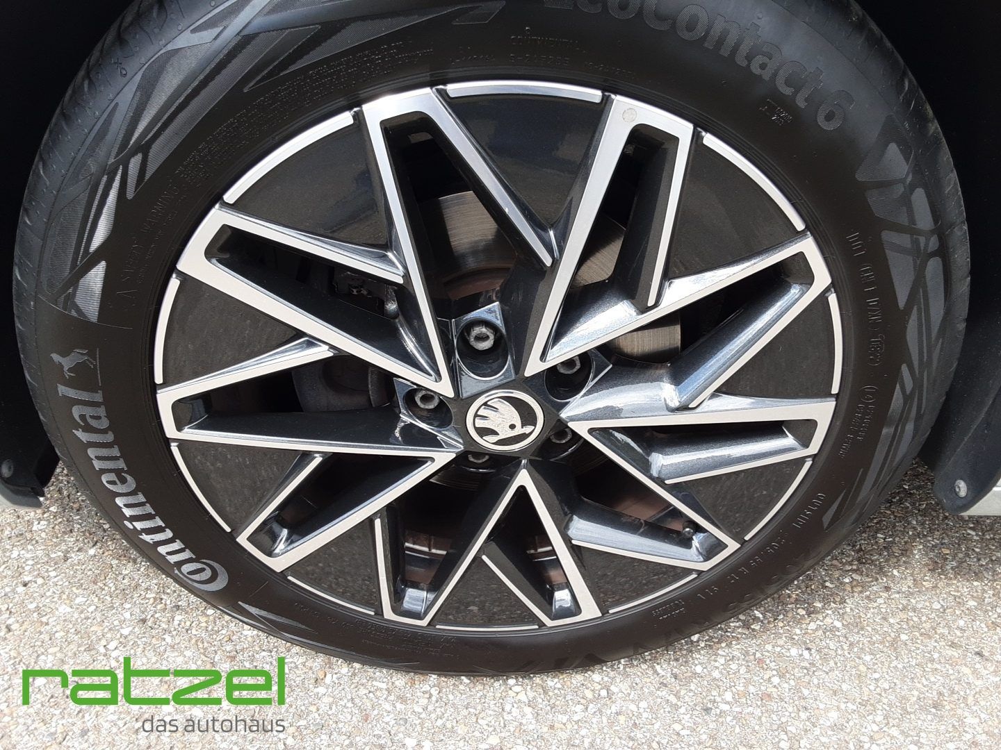Fahrzeugabbildung SKODA Octavia Combi 2.0 TDI Clever AHK-klappbar LED Sp