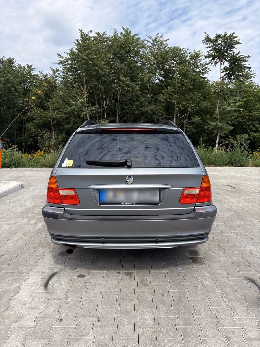 BMW 318 2004 — photo 5