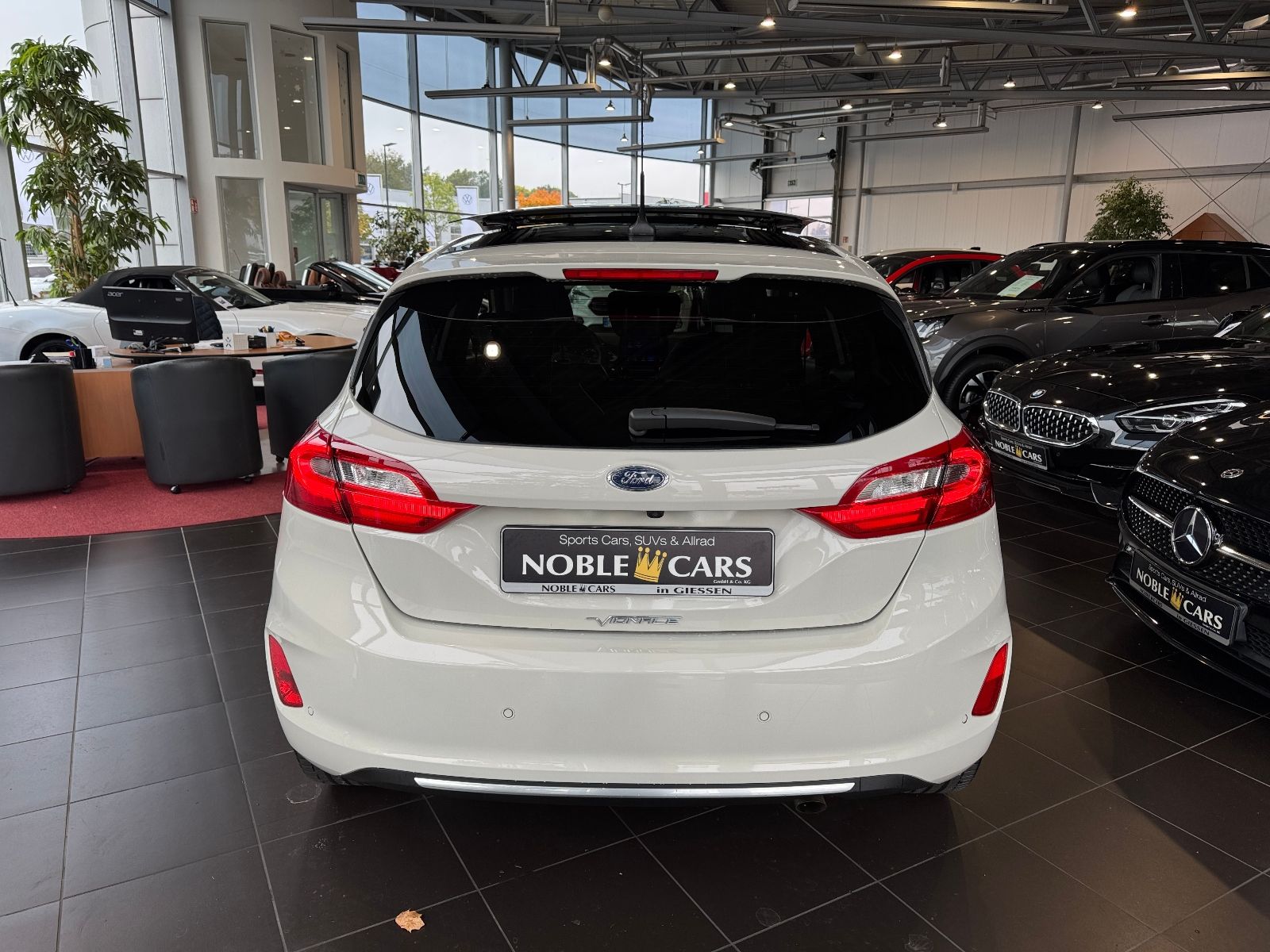 Fahrzeugabbildung Ford Fiesta Vignale PANO LED NAVI LEDER