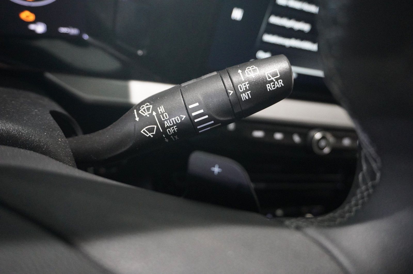 Fahrzeugabbildung Opel Mokka 1.2T ULTIMATE NAVI/LED/KAMERA/SPORT/DAB+