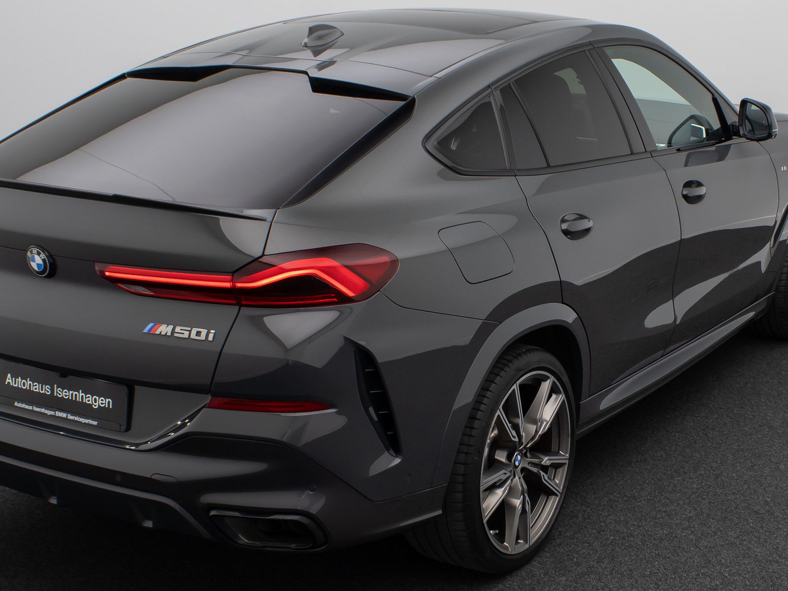 Fahrzeugabbildung BMW X6 M50i 360° B&W SkyLounge Individual Mega-Voll