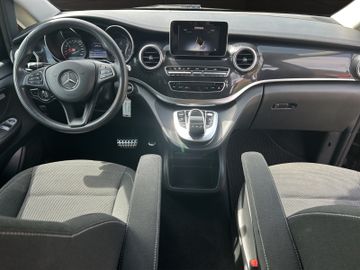 Mercedes V 220 - 11