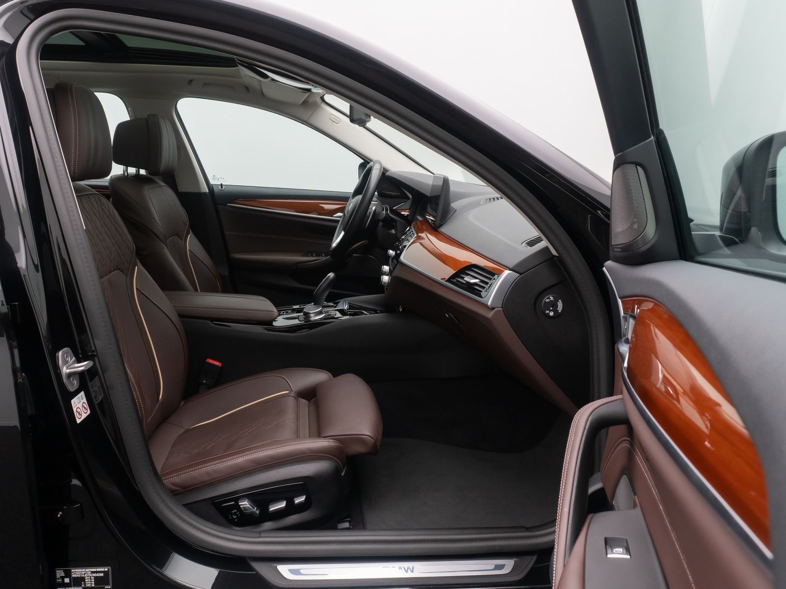 Fahrzeugabbildung BMW 540d xD ACC Laser HUD DAB Panorama H/K Belüftung