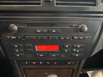 BMW X3 3.0d *Klima*SHZ*Navi*Xenon*TV*PDC*AHK*TÜV*