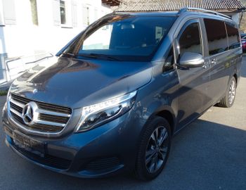 Mercedes V 220 - 1