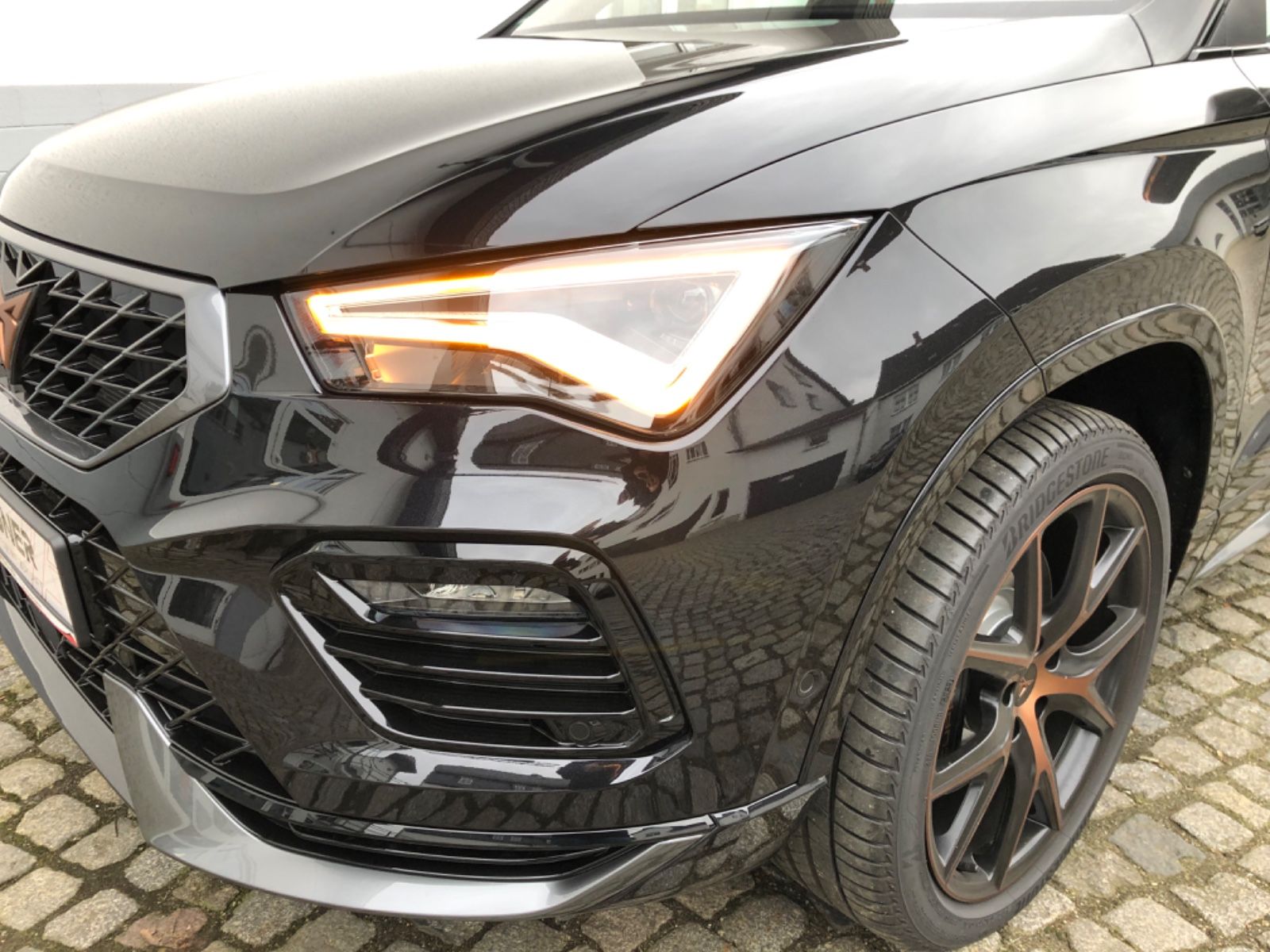 Fahrzeugabbildung CUPRA Ateca VZ 4Drive 2,0 TSI 7-Gang DSG*NAVI