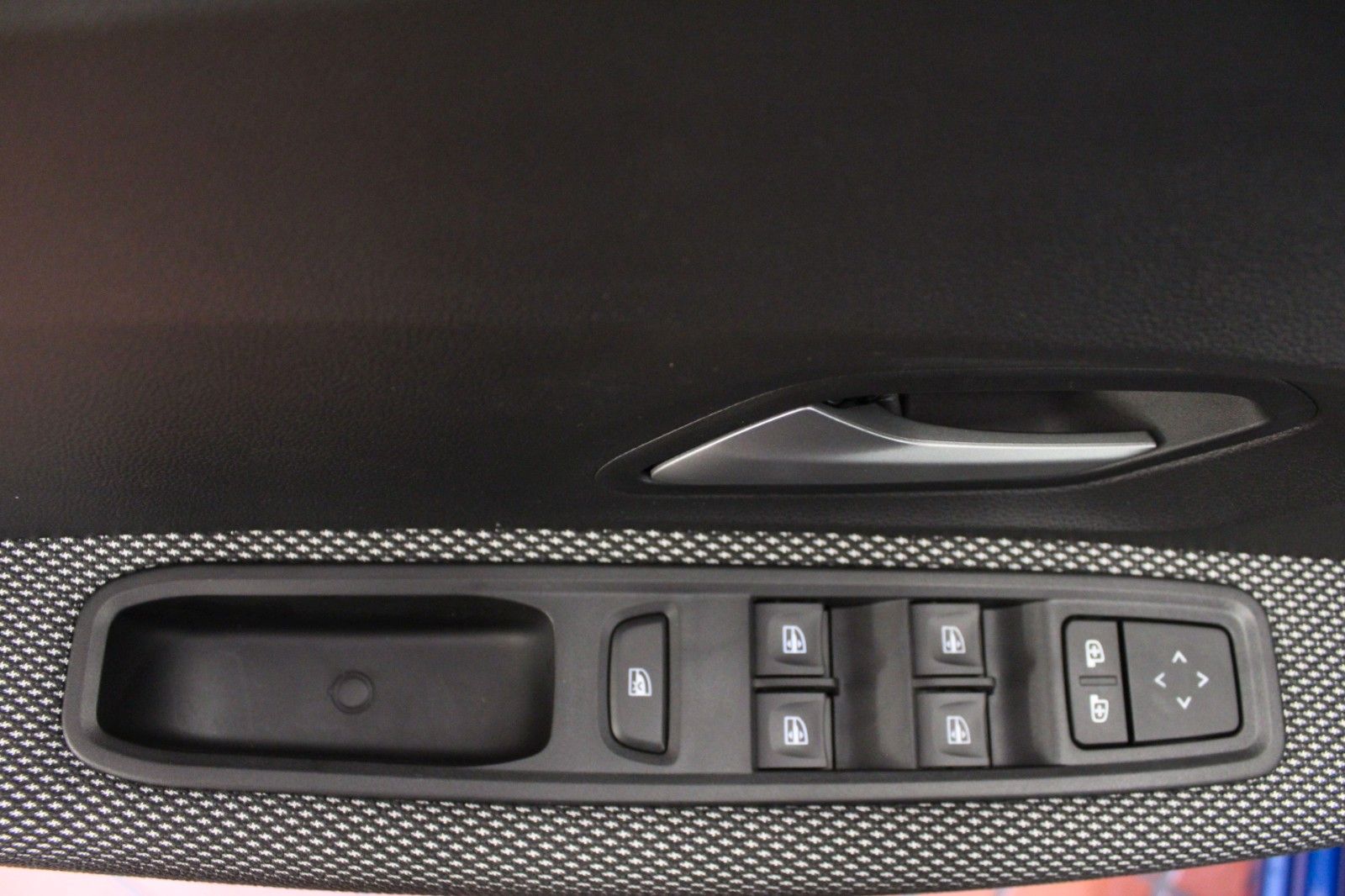 Fahrzeugabbildung Dacia Sandero TCe 90 Expression*Winterpaket*15625*