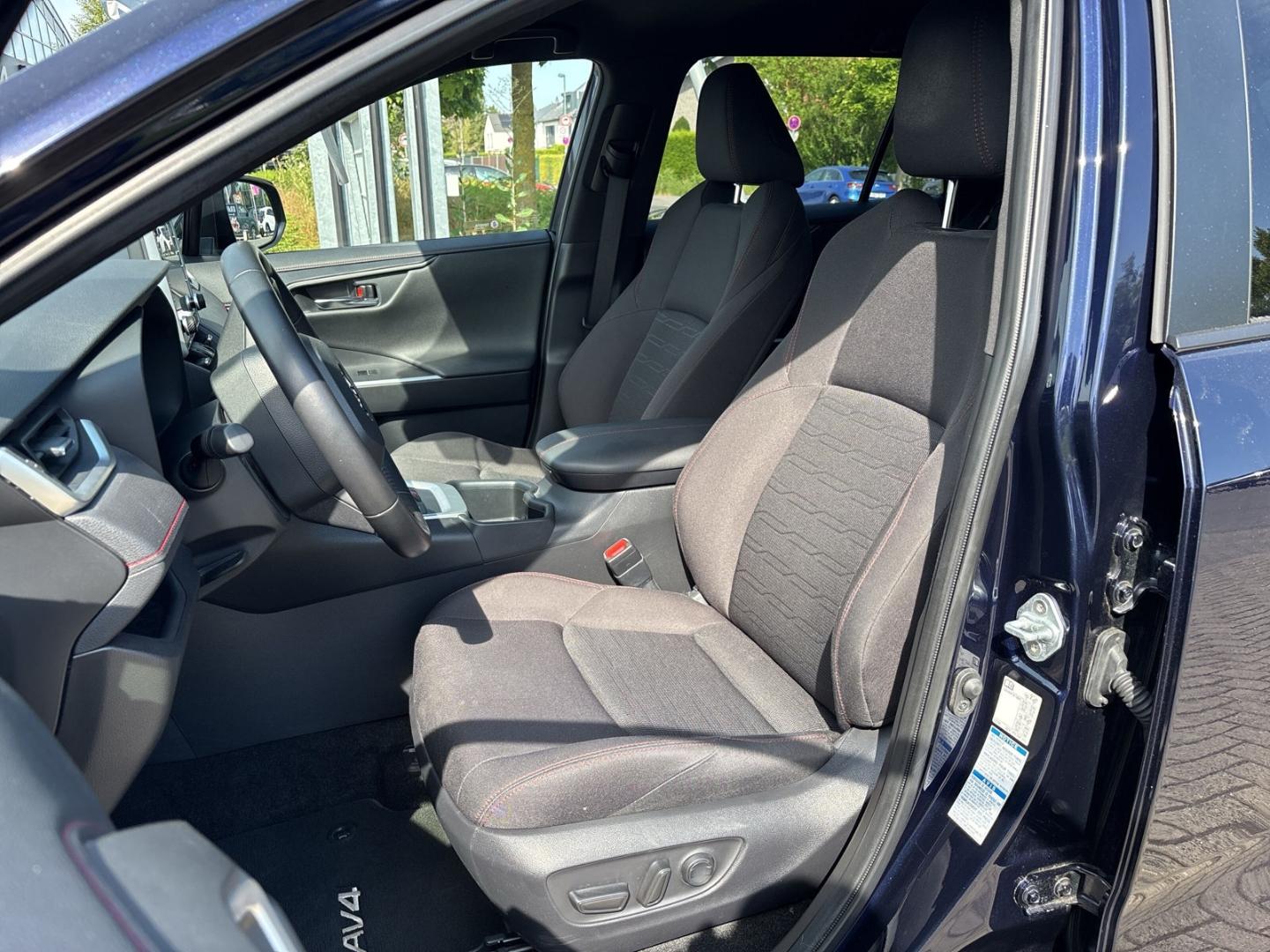 TOYOTA RAV 4 PLUG-IN HYBRID 4X4 LED ACC EL. HECKKLAPPE | 306 ch | BVA | HAYON ÉLECTRIQUE | VOLANT EN CUIR