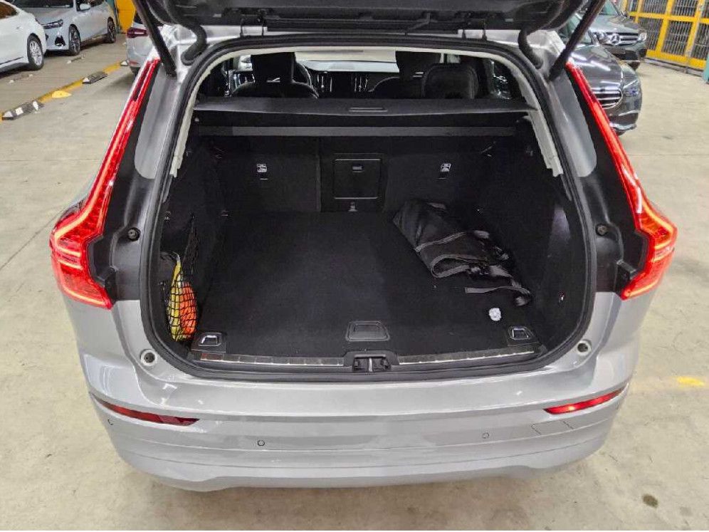Fahrzeugabbildung Volvo XC60 B4 Core Aut. ACC/LED/NAVI/HIFI/SHZ/RFK/AHK