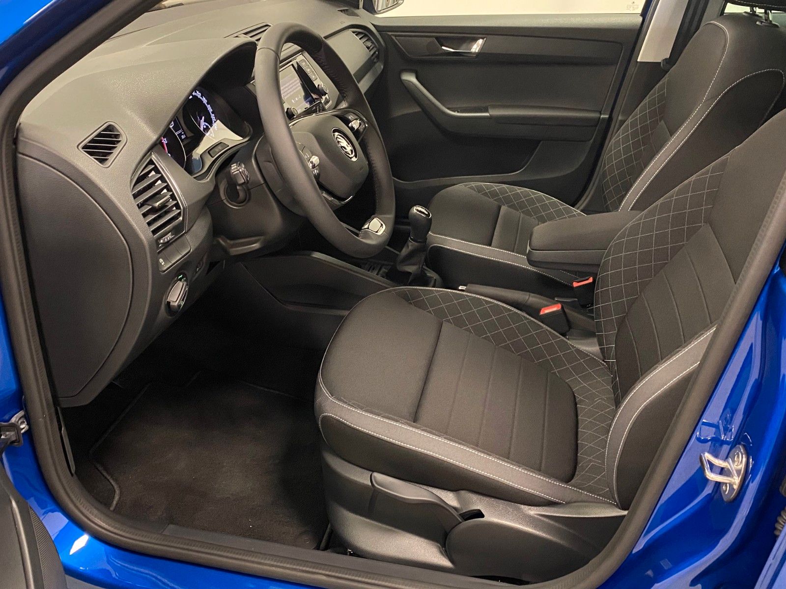 Fahrzeugabbildung SKODA FABIA COMBI 1.0 TSI Ambition+SHZ+SMARTLINK+ALU++