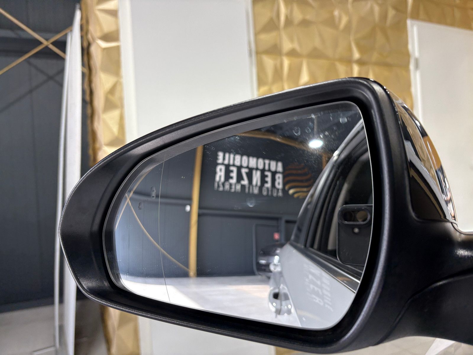 Fahrzeugabbildung Hyundai i30 CW /AUTOMATIK/MEMORY/LEDER/1-HAND/HEIZ-LENKR