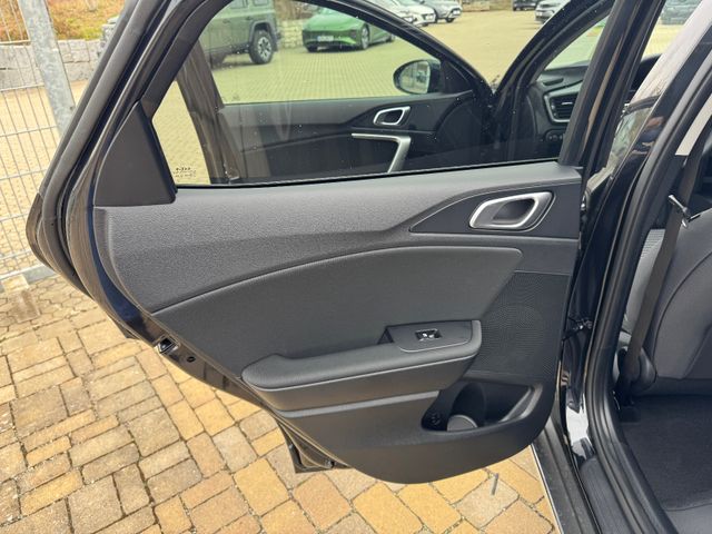 Kia XCeed 1.6 T-GDi Vision DCT7 NAVI LED PDC KAM SHZ