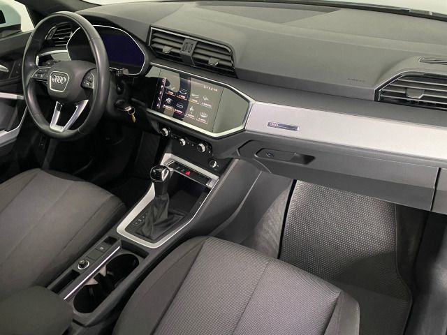 Q3 35 TFSI S tronic KAMERA+NAVI+SHZ+GRA
