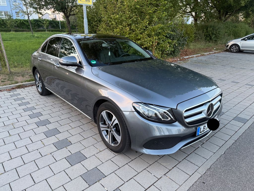 Image of Mercedes-Benz E 220