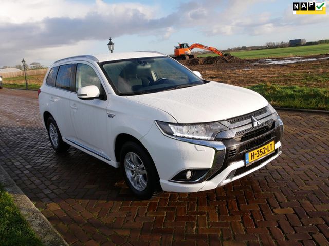 Mitsubishi Outlander 2.4 PHEV Pure *11999 NETTO* kamera * Y