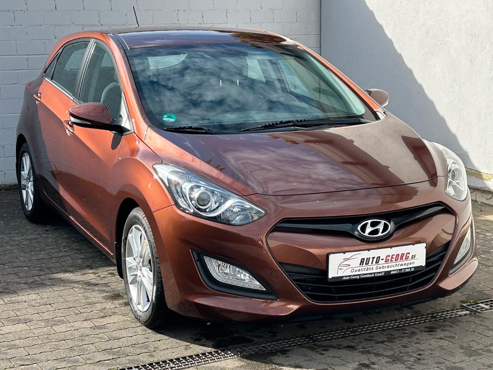 Hyundai i30 Intro Edition *PDC*SHZ*LHZ*